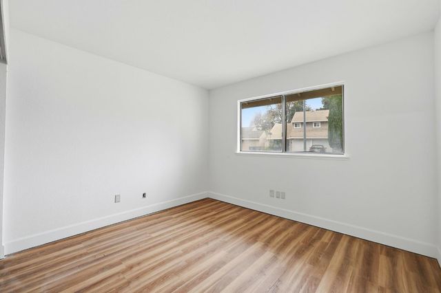 95 Saginaw Cir, Sacramento, CA 95833