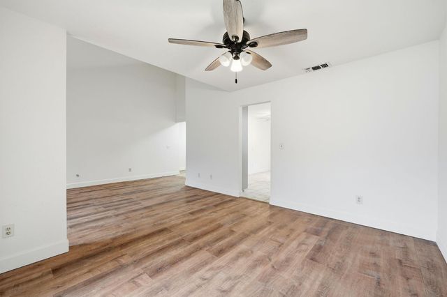 95 Saginaw Cir, Sacramento, CA 95833