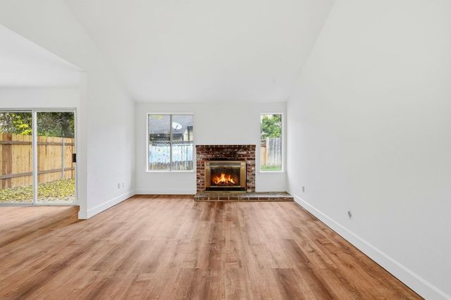 95 Saginaw Cir, Sacramento, CA 95833