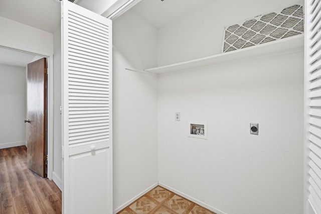 95 Saginaw Cir, Sacramento, CA 95833