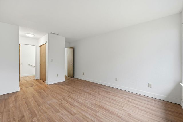 95 Saginaw Cir, Sacramento, CA 95833