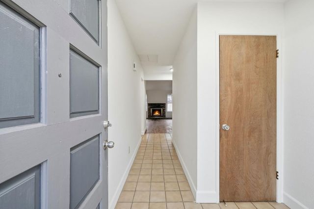 95 Saginaw Cir, Sacramento, CA 95833