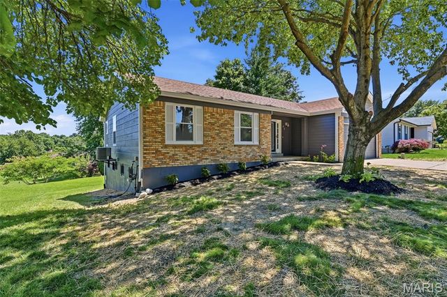 57 Valley View Drive, St Peters, MO 63376