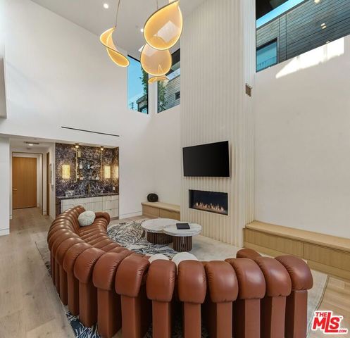 738 Palms Boulevard, Venice, CA 90291