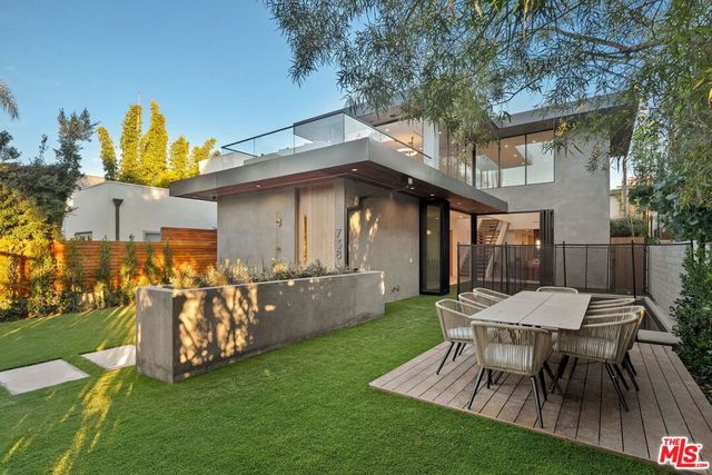 738 Palms Boulevard, Venice, CA 90291