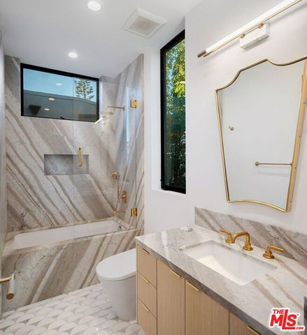 738 Palms Boulevard, Venice, CA 90291