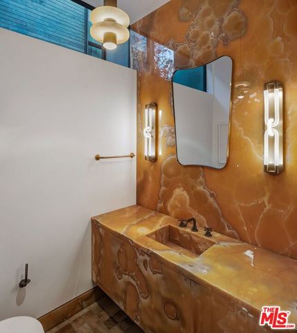 738 Palms Boulevard, Venice, CA 90291