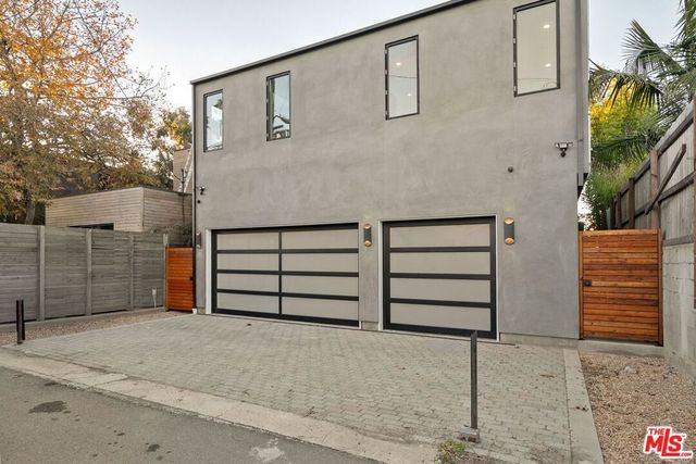 738 Palms Boulevard, Venice, CA 90291