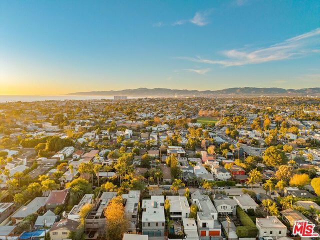 738 Palms Boulevard, Venice, CA 90291