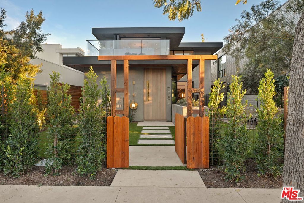 738 Palms Boulevard, Venice, CA 90291