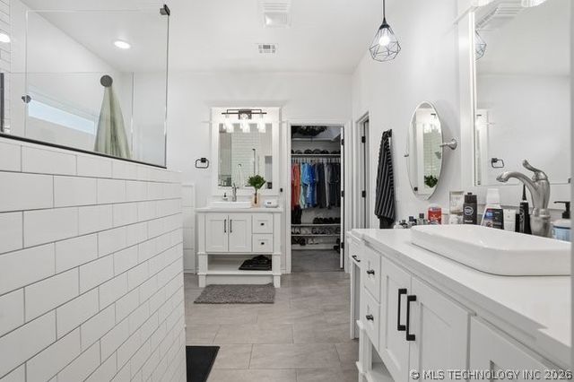 3116 W Van Buren Court S, Broken Arrow, OK 74011