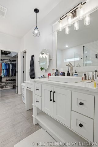 3116 W Van Buren Court S, Broken Arrow, OK 74011