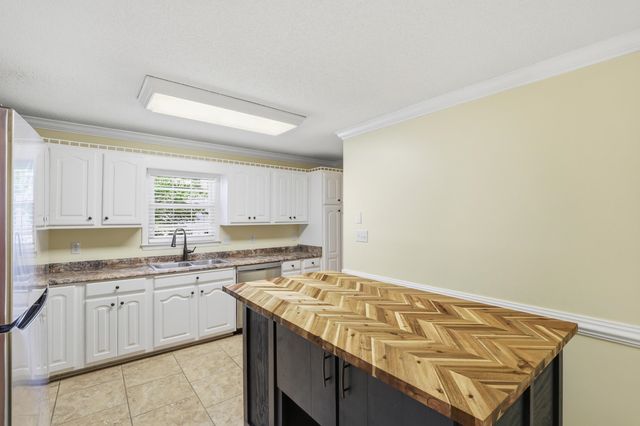 324 Golden Carriage Run, Boiling Springs, SC 29349