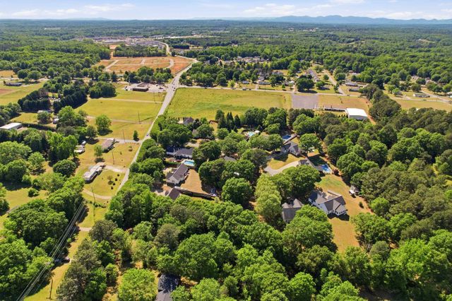 324 Golden Carriage Run, Boiling Springs, SC 29349