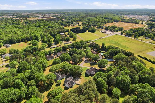 324 Golden Carriage Run, Boiling Springs, SC 29349