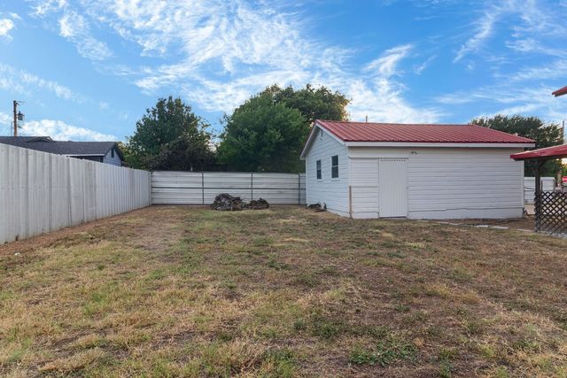 8615 Ronnie Street, White Settlement, TX 76108
