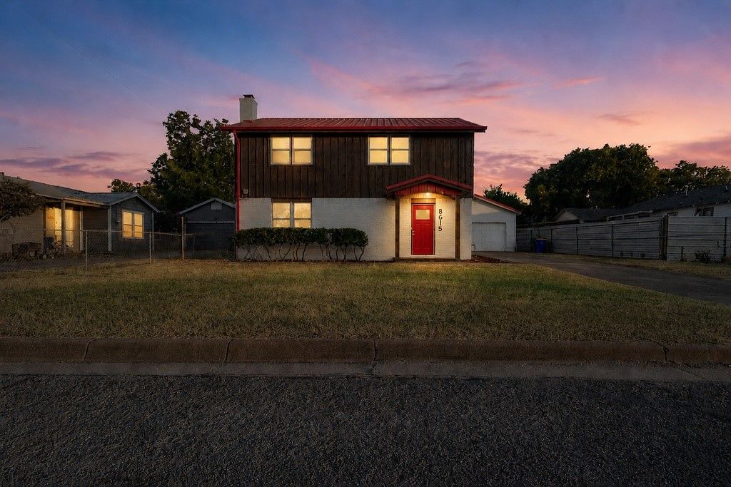 8615 Ronnie Street, White Settlement, TX 76108