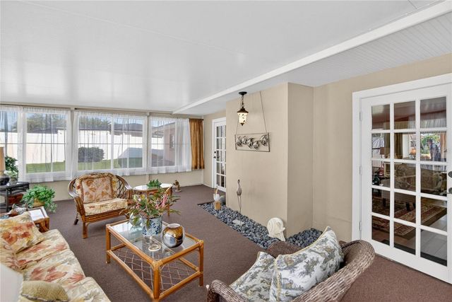 6518 DEBBIE LANE S, St Petersburg, FL 33707