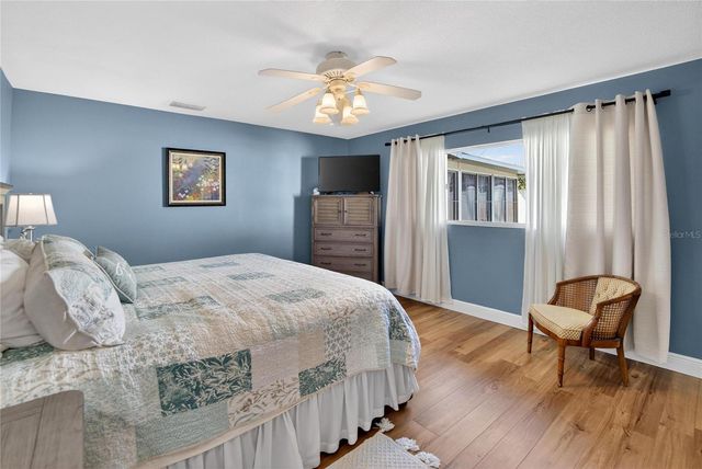 6518 DEBBIE LANE S, St Petersburg, FL 33707