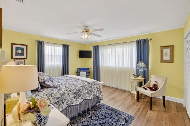 6518 DEBBIE LANE S, St Petersburg, FL 33707