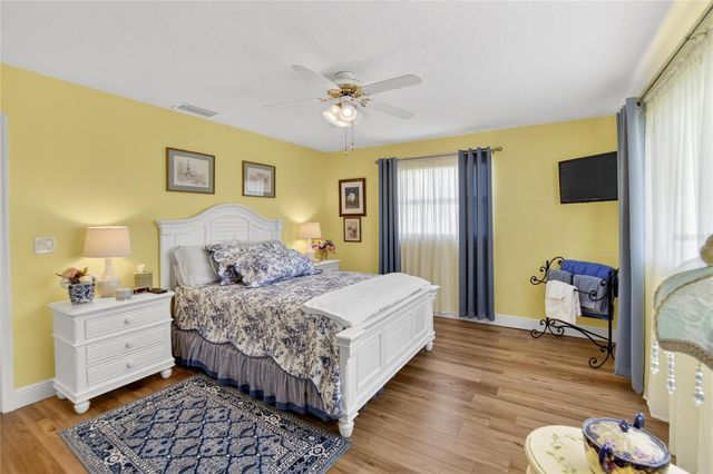 6518 DEBBIE LANE S, St Petersburg, FL 33707