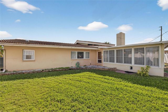 6518 DEBBIE LANE S, St Petersburg, FL 33707