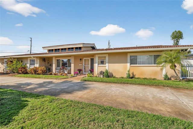 6518 DEBBIE LANE S, St Petersburg, FL 33707