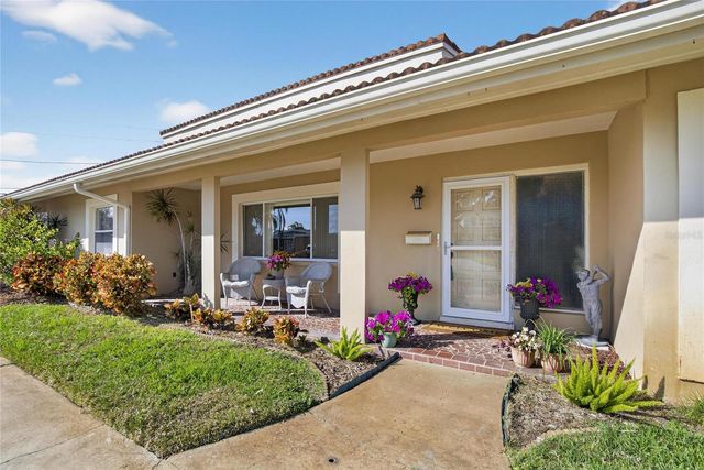 6518 DEBBIE LANE S, St Petersburg, FL 33707