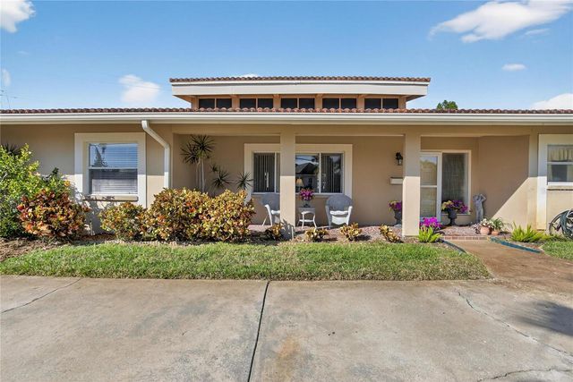 6518 DEBBIE LANE S, St Petersburg, FL 33707