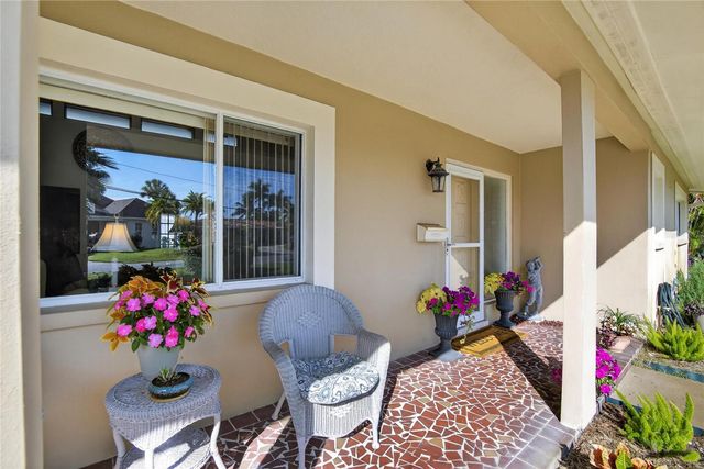 6518 DEBBIE LANE S, St Petersburg, FL 33707