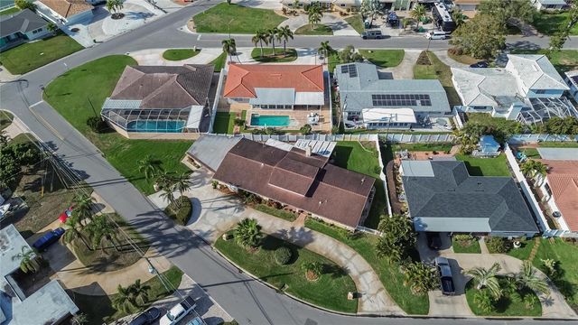 6518 DEBBIE LANE S, St Petersburg, FL 33707