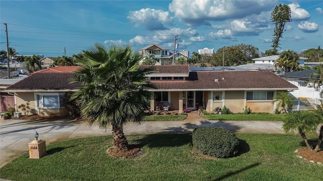 6518 DEBBIE LANE S, St Petersburg, FL 33707