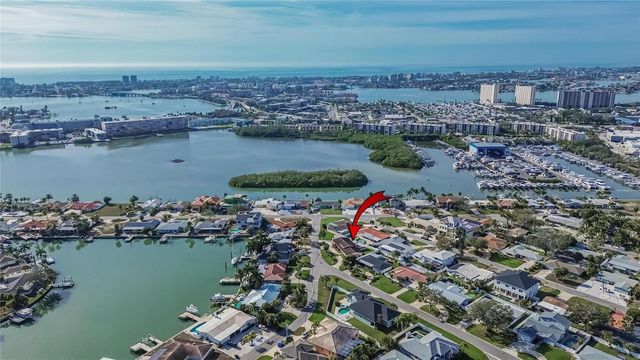 6518 DEBBIE LANE S, St Petersburg, FL 33707