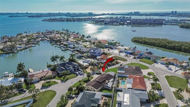 6518 DEBBIE LANE S, St Petersburg, FL 33707