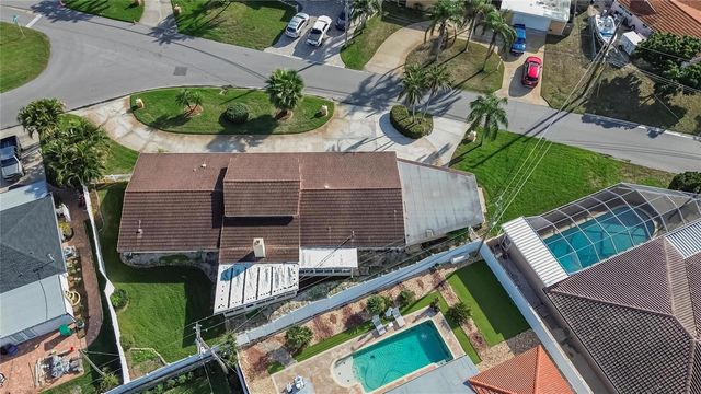 6518 DEBBIE LANE S, St Petersburg, FL 33707