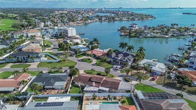 6518 DEBBIE LANE S, St Petersburg, FL 33707