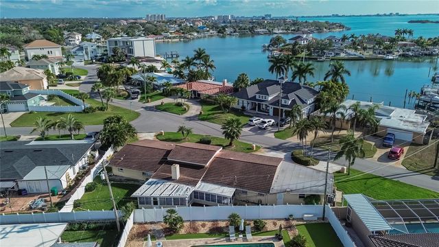 6518 DEBBIE LANE S, St Petersburg, FL 33707