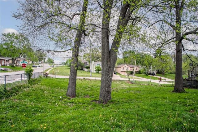 641 NE 42nd Street, Kansas City, MO 64116