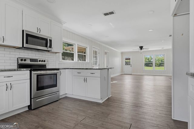 1009 Summit Drive, Albany, GA 31707