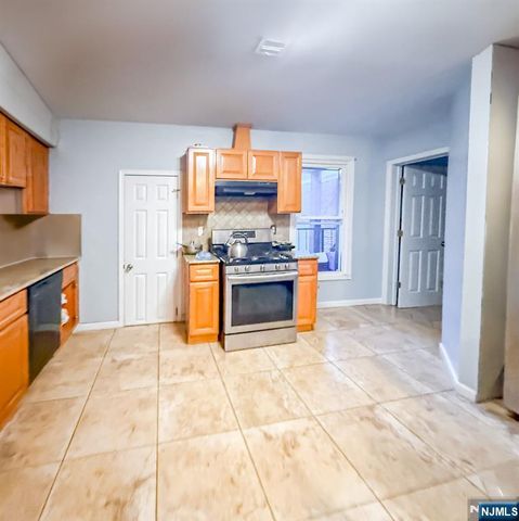 86 Pacific Street, Newark, NJ 07105