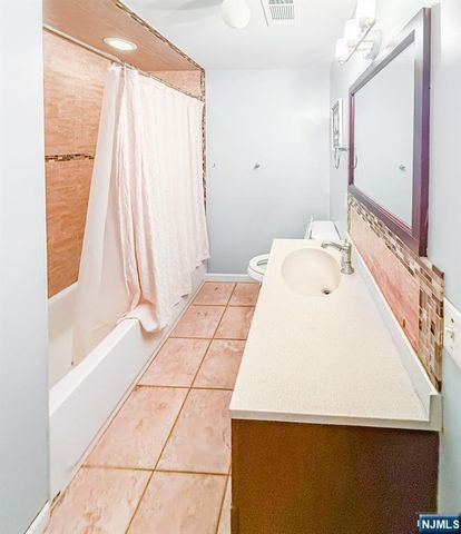 86 Pacific Street, Newark, NJ 07105