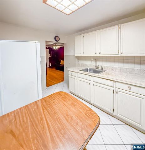 86 Pacific Street, Newark, NJ 07105