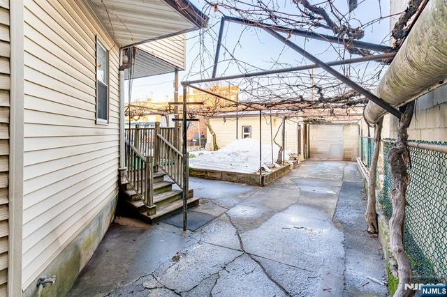 86 Pacific Street, Newark, NJ 07105