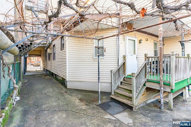 86 Pacific Street, Newark, NJ 07105