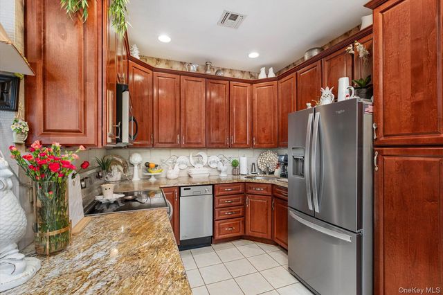 137 Francesca Way, Amityville, NY 11701