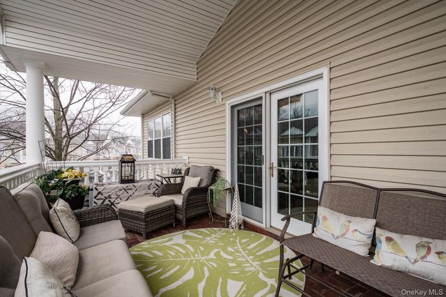 137 Francesca Way, Amityville, NY 11701