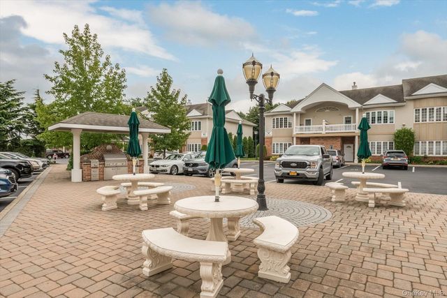 137 Francesca Way, Amityville, NY 11701