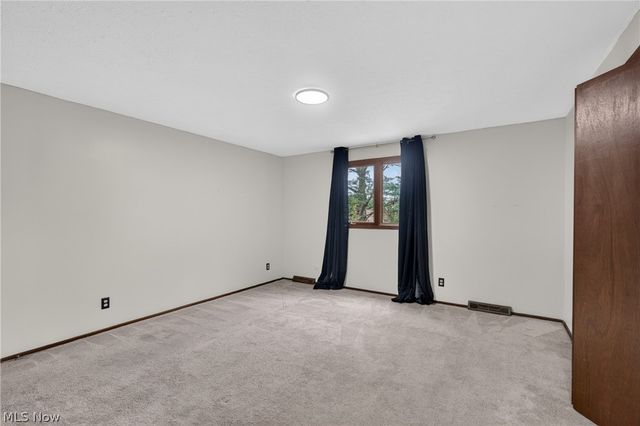 4865 Foxlair Trail, Richmond Heights, OH 44143