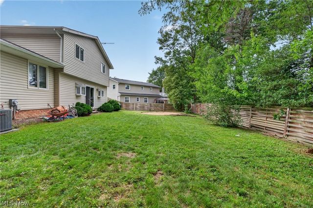 4865 Foxlair Trail, Richmond Heights, OH 44143