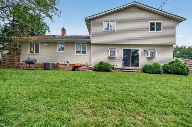 4865 Foxlair Trail, Richmond Heights, OH 44143